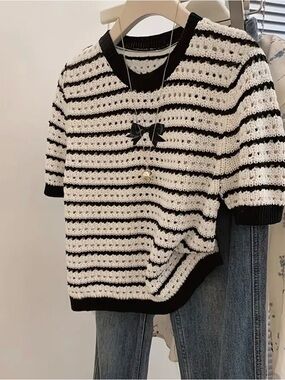 Striped Short-Sleeve Crochet Knit Sweater - Black & White
